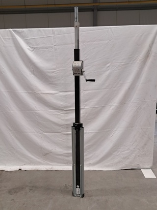 2x Wind-up, Showtec, Lifter Basic 3800