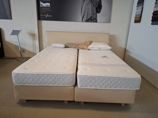 2-Persoon boxspring met hoofdbord
