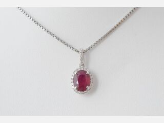 18 carat witgouden hanger met diamanten en robijn, excl. ketting