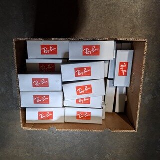 Ca. 50x Zonnebrillen, Rayban, O.a. Aviator, Marshal en Outdoorsman