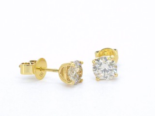 Gouden solitair oorbellen 1.60 carat