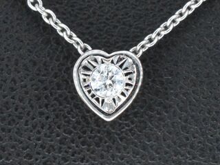 Witgouden hanger met een briljant geslepen diamant in hartvorm, excl.