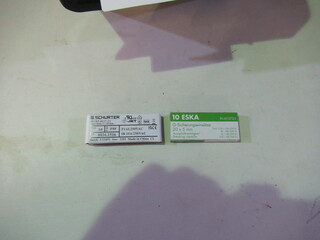 Ca. 53x Doosjes a 10 st. met zekeringen Eska, o.a 1A