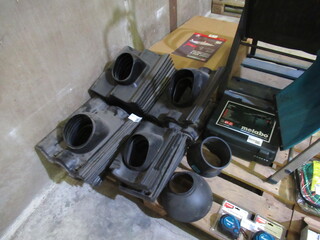 Partij pannen met uitloop sparingen