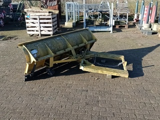 Sneeuwschuif, Nido Universal, HIL-200, 1982