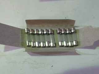 Ca. 53x Doosjes a 10 st. met zekeringen Eska, o.a 1A