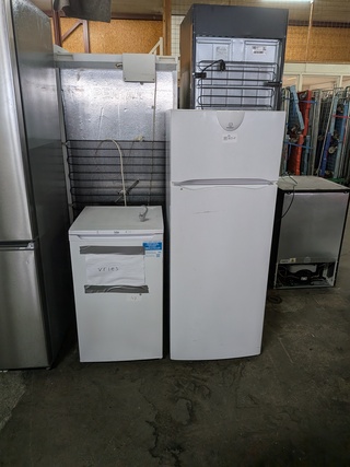 Koel- / vriescombinatie met Ladevriezer Indesit, Beko