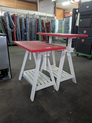 2x Houten bijzettafel