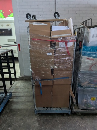 Assortiment kantoorartikelen in 4x rolcontainer