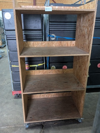 9x Houten showroom meubel op wielen