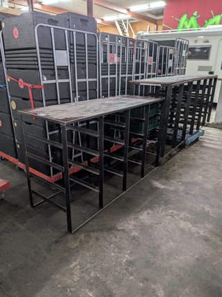 2x Metalen schappenstelling t.b.v. Euronorm bakken/kratten