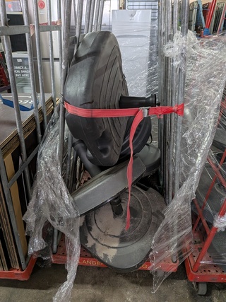 4x Rolcontainer gevuld met reclamemateriaal