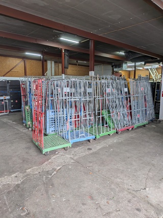 Ca. 68x Rolcontainer