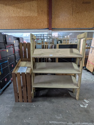 8x Houten showroom meubels