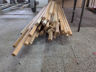 Partij houten balken