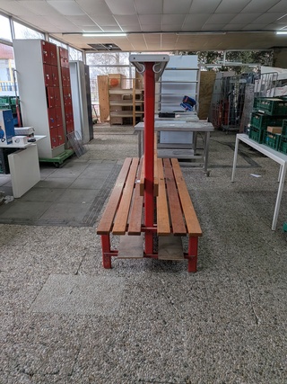 2-zijdige zitbank met kledinghaakjes