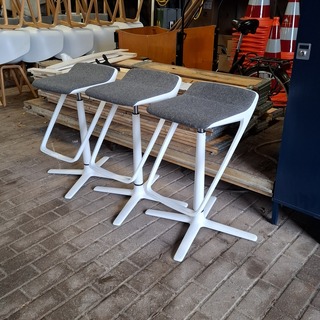 3x Barkruk, Interstuhl, Kinetic is5