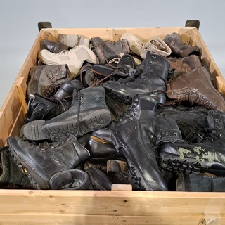 Partij diverse schoenen