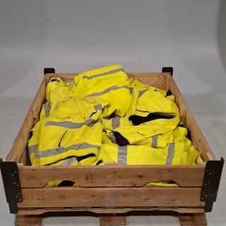 Partij jassen (mouwen afgeknipt)