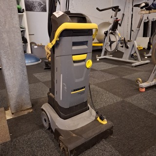 Schrob/zuigmachine Karcher, BR30/4C, bouwjaar 2021