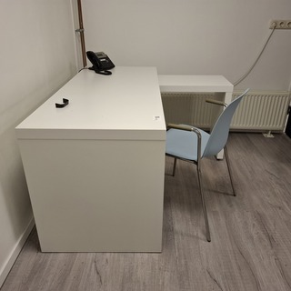 Bureau met stoel