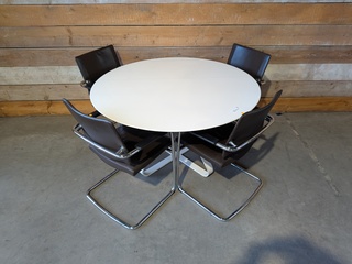 4x stoel in lederlook, Mpiù, 2010, incl. tafel