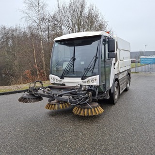 Veegmachine met 3-delige borstel, Johnston Sweepers, C401 Euro 6, 2015