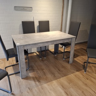 Eetkamertafel met 6x stoel