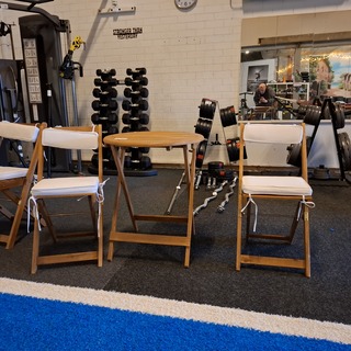 4x Terrasstoel met 2x terrastafel