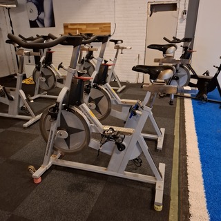 2x Spinfiets Schwinn, IC Pro