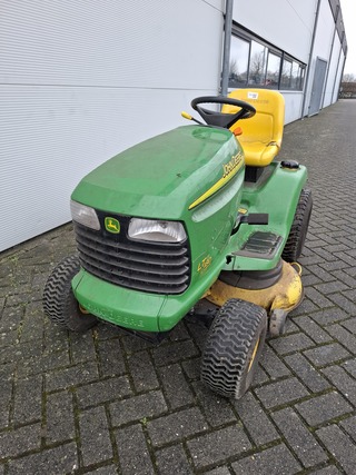Zitmaaier, John Deere, LT180