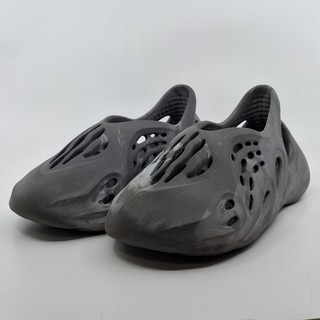 Paar schoenen, maat 8 (US), Adidas Yeezy, Foam RNR