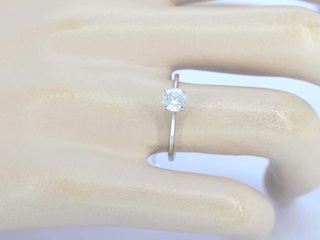 Witgouden ring solitair met natuurlijke briljant geslepen diamanten