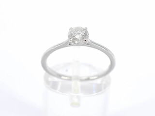 Witgouden ring solitair met natuurlijke briljant geslepen diamanten