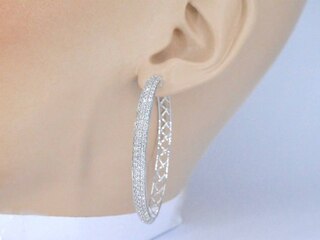 Witgouden oorbellen met diamanten