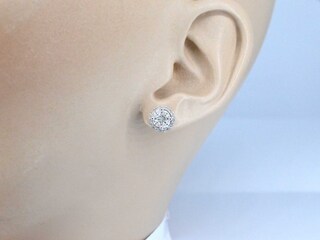 Witgouden diamanten oorbellen met een rand van briljanten