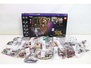 Lego Disney Hocus Pocus: De Sanderson Sisters’ Cottage