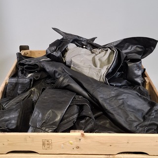 Partij lederen kleding