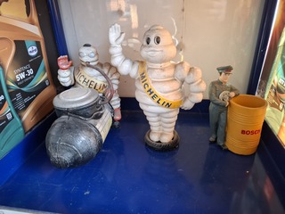 3x Verzamelobject van o.a. Bibendum