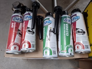 Assortiment o.a. cleaner, smeermiddelen