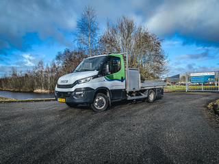 Bedrijfsauto met kipfunctie & autolaadkraan, Iveco, Daily 35C13D 2.3 3
