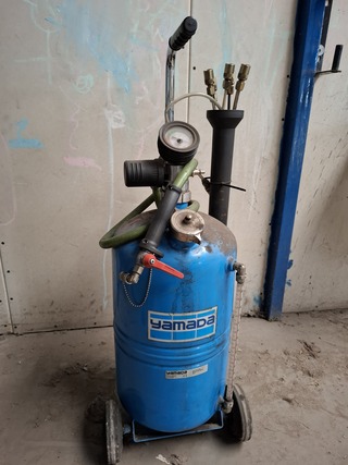 Olieopvang- en afzuigunit Yamada, 09-0224, bouwjaar 2001