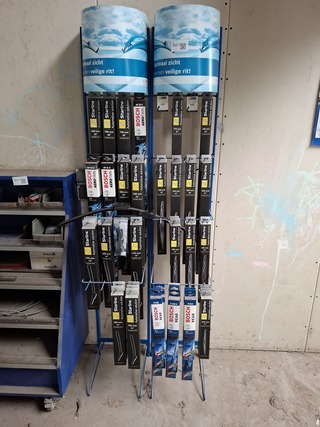 2x Stelling met ruitenwissers o.a. Bosch, Starline