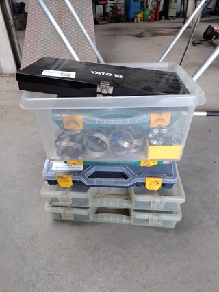 Assortiment o.a. bevestigingsmiddelen