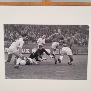 Foto, Ron Kroon, Johan Cruijff scoort in voetbalwedstrijd Ajax-ZSCA