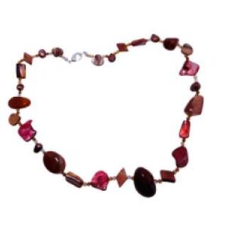 Schelp en zoetwaterparel collier