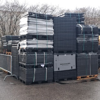 Partij uni-paks,  O.a. Engels