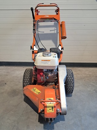 Boomstronkhakselaar – 5,5pk – benzine Dosko, 200-ORANGE-6H, bouwjaar 2