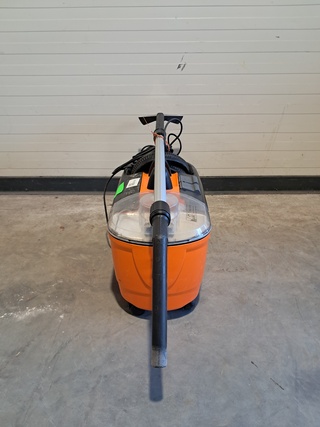 Tapijtreiniger – 230V Kärcher, Puzzi 100, bouwjaar 2014