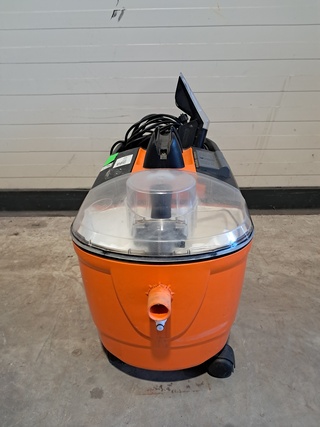 Tapijtreiniger – 230V Kärcher, Puzzi 100, bouwjaar 2012